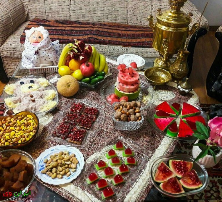 بهترین مدل تزیین سفره شب یلدا