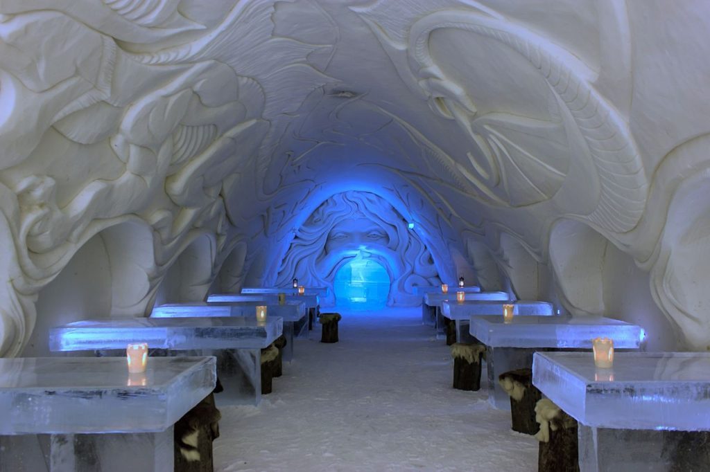 رستوران قلعه برفی در فنلاند Snow Castle Restaurant