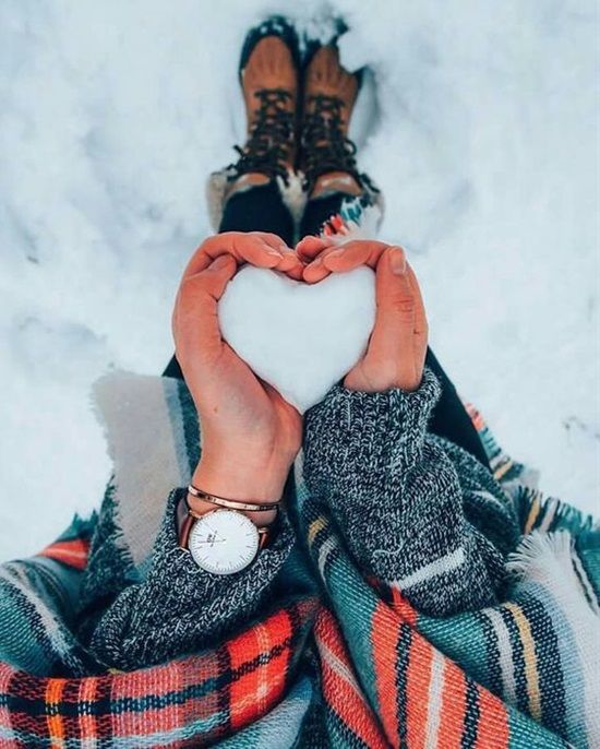 قلب برفی زیبا برای عکس برف عاشقانه برای پروفایل