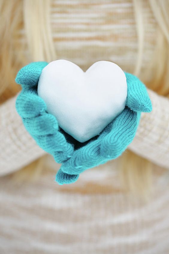 عکس قلب برفی زیبا برای پروفایل زمستانی
