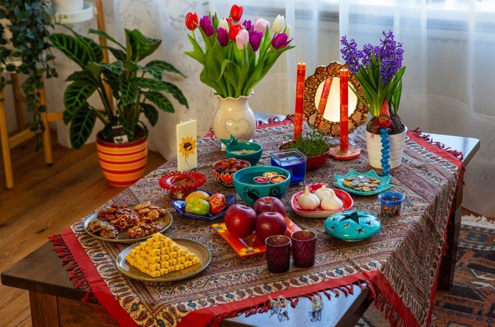 تزئین سفره هفت سین سفالی
