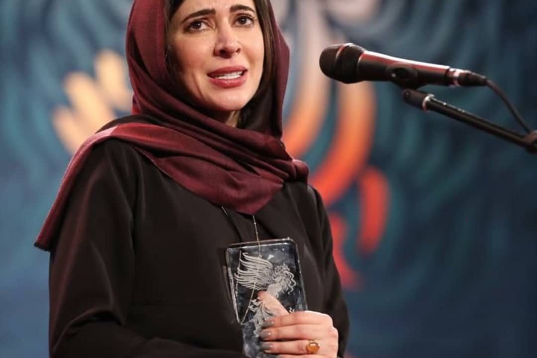 عکس نازنین احمدی در اختتامیه جشنوراه فیلم فجر 98