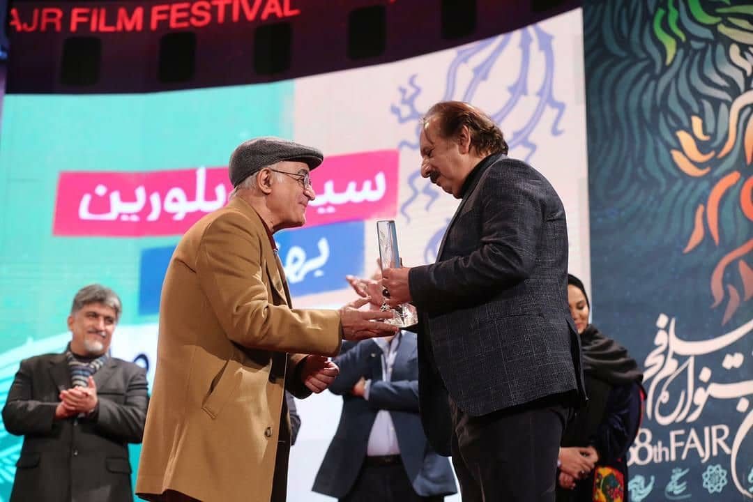 عکس مجید مجیدی و فریدون جیرانی در اختتامیه جشنوراه فیلم فجر 98