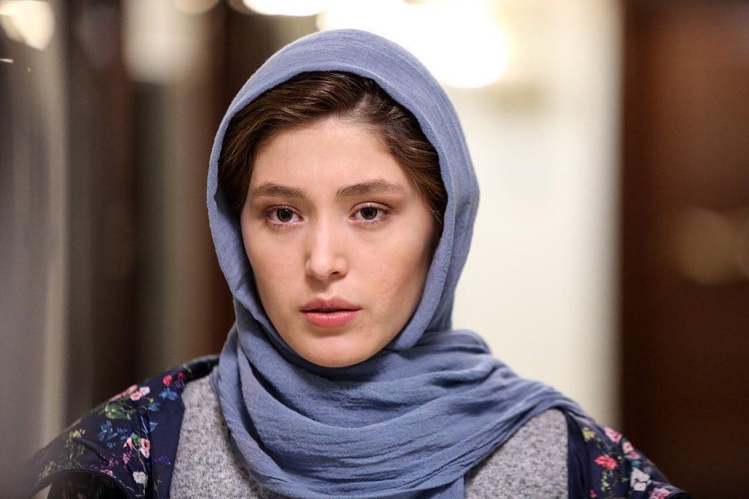 عکس فرشته حسینی و در فیلم سونامی